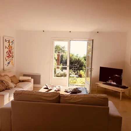 Li Maiou Beautiful Sea View Property, Very Quiet וילה