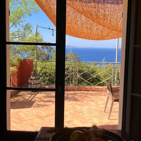 Li Maiou Beautiful Sea View Property, Very Quiet * Le Rayol-Canadel-sur-Mer